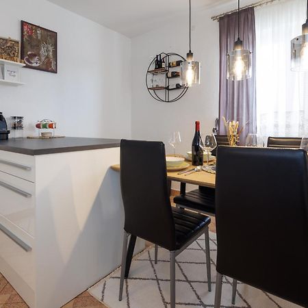 Spacious And Modern App With Big Terrace Malinska Eksteriør billede